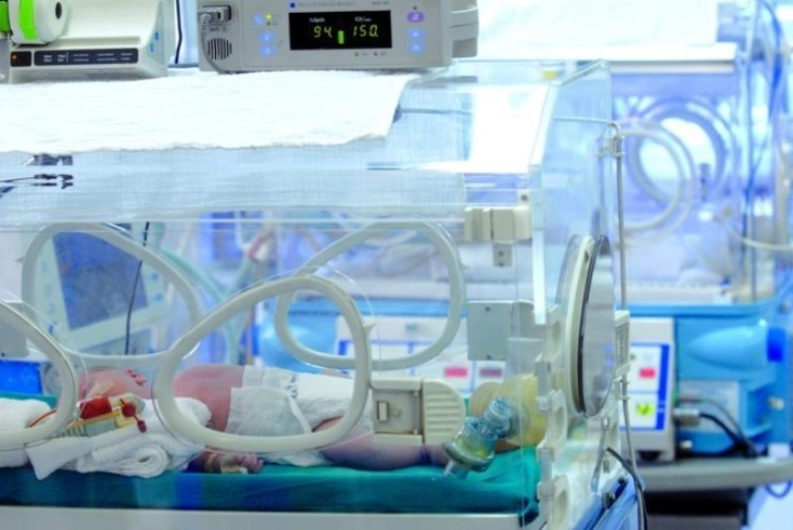 Стручната комисија за случајот со починатото новороденче на ГАК е формирана, министерот замолува да не се прави сензација од случајот, да се причекаат сите извештаи