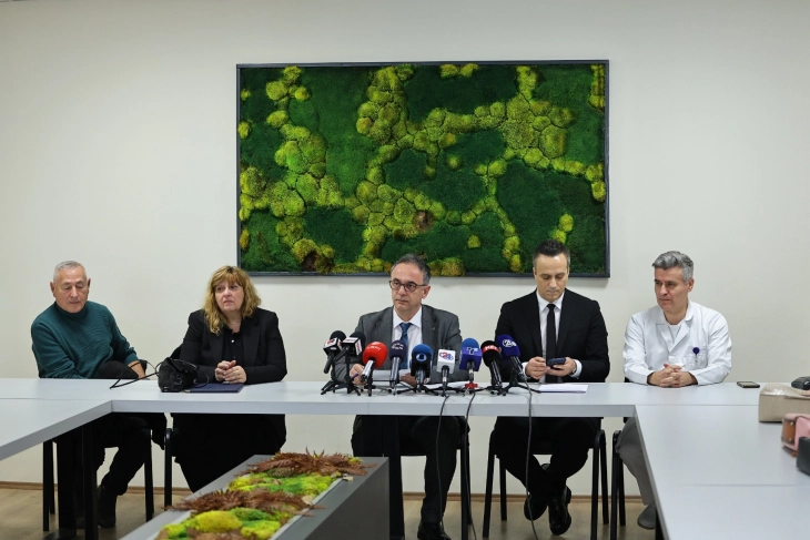 Model i ri specializimesh, së pari një internist i qëndrueshëm dhe një kirurg i qëndrueshëm, pastaj subspecializim aty ku është e nevojshme