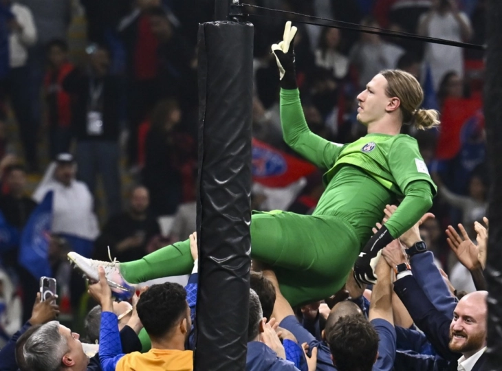 Херојот на ПСЖ ја скрши дланката