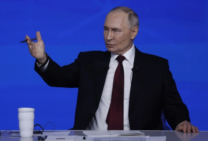 Путин 4,5 часа одговараше на политички, но и на лични прашања