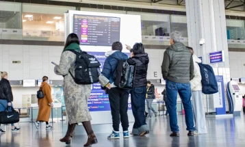 Поради маглата откажани и одложени летови, намалена видливост на дел од патиштата