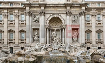 Рим ќе наплаќа влез за фонтаната Ди треви