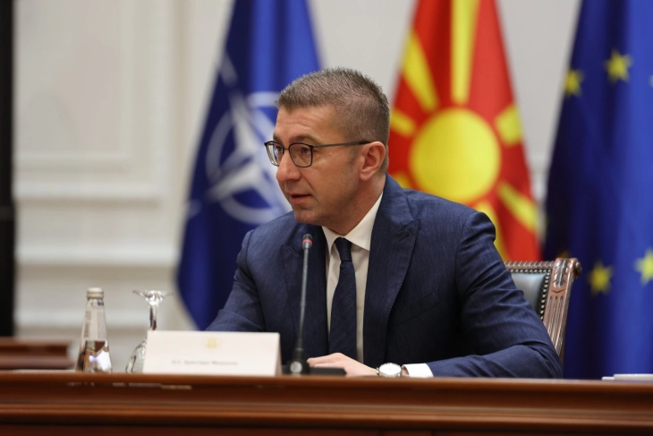 Mickoski: Qeveria nuk është kundër rritjes së pagës minimale, por ajo duhet të jetë rezultat i një marrëveshjeje të ndërsjellë midis punëtorëve dhe punëdhënësve