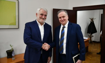 Menduh Thaçi takoi shefin e zyrës politike të Ambasadës Amerikane, Mejers