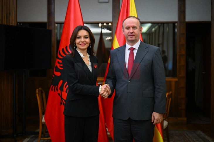 Gashi u takua me ministren e Punëve të Jashtme të Shqipërisë, Elisa Spiropali