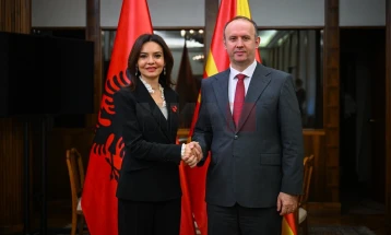 Gashi u takua me ministren e Punëve të Jashtme të Shqipërisë, Elisa Spiropali