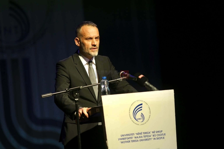 Fjalim i zëvendëskryeministrit Fetai rastin e ceremonisë solemne për 9-vjetorin e Universitetit “Nënë Tereza” në Shkup