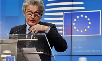 САД им забранија влез на поранешниот еврокомесар Тиери Бретон и на четири други лица за наводна цензура на американски ставови