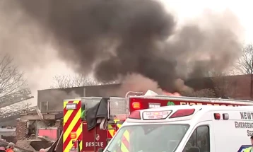 Најмалку двајца загинати во две експлозии и пожар во дом стари лица во близина на Филаделфија