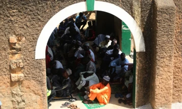 Експлозија во џамија во нигерискиот град Маидугури за време на вечерните молитви