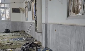 Të paktën pesë persona u vranë në një shpërthim në xhaminë alavite në qytetin sirian Homs