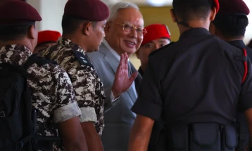 Поранешниот малезиски премиер Наџиб Разак осуден на 15 години затвор за злоупотреба на службена должност и перење пари