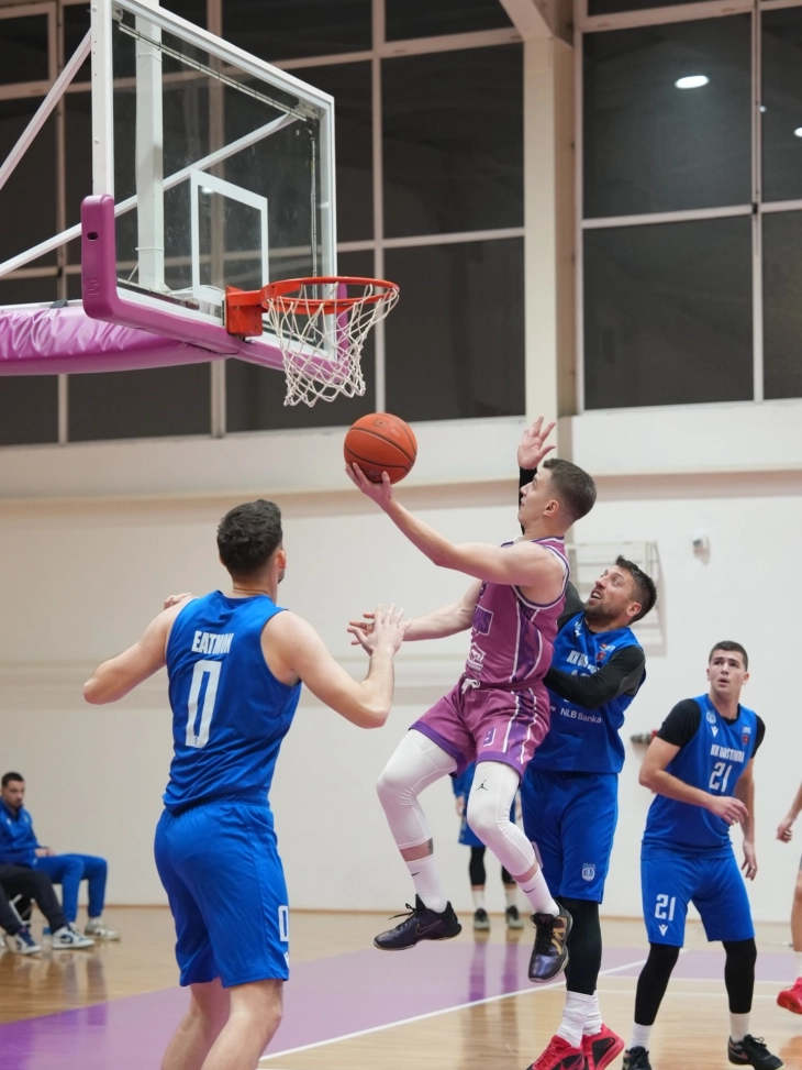 Феникс славеше на гостувањето во Чаир и обезбеди четвртфинале во Купот