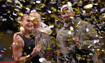 Kyrgios defeats Sabalenka in straight sets in ‘Battles of the Sexes’