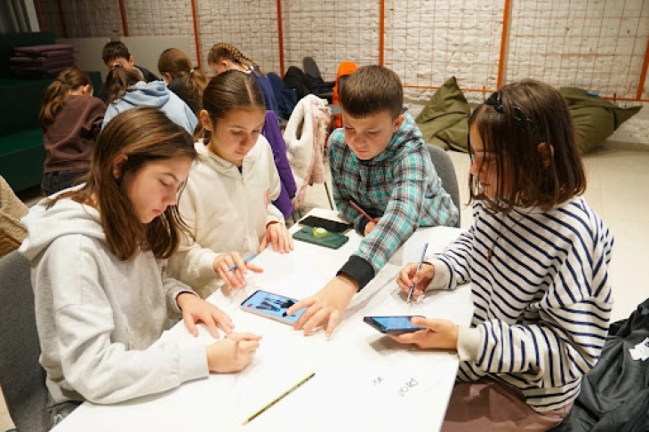 Во Струга се одржа работилница за костимографија