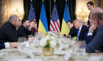 Zelenski: I kërkova Trampit garanci për Ukrainën deri në 50 vjet