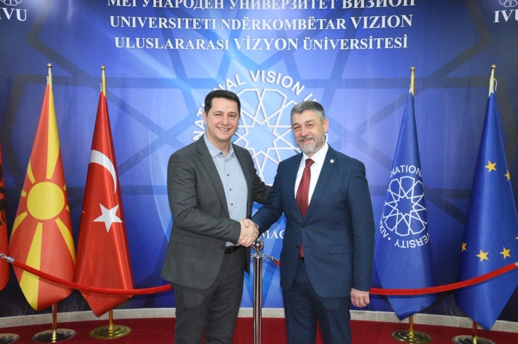 Valbon Limani viziton Universitetin ndërkombëtar “Vision” për të përkrahur arsimin dhe dijen në Gostivar