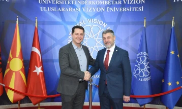 Valbon Limani viziton Universitetin ndërkombëtar “Vision” për të përkrahur arsimin dhe dijen në Gostivar