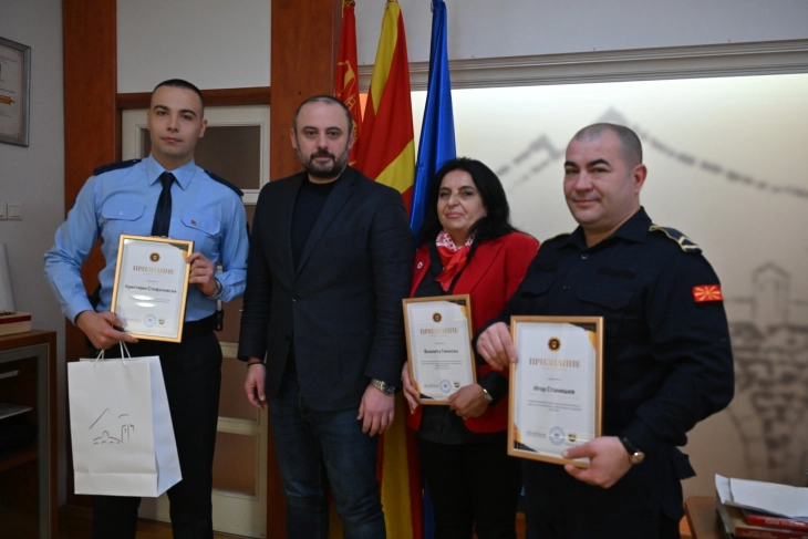 Град Скопје: Доделени признанијата за најдобар пожарникар, полицаец и крводарител за 2025 година