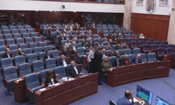 Seanca e fundit e Kuvendit për këtë vit, janë miratuar disa ligje me procedurë të shkurtuar