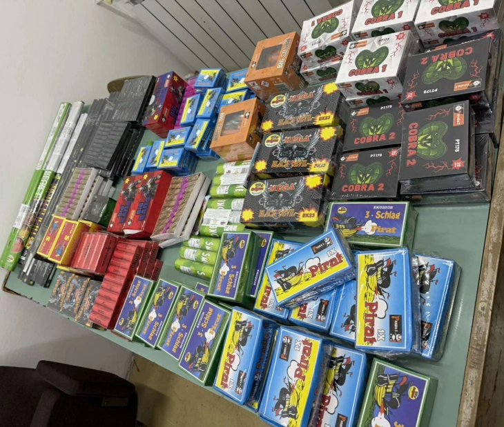 Над 6.000 парчиња пиротехника запленета на Бит Пазар