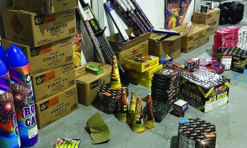 Sekuestrohen mbi 40 mijë copë fishekzjarrë në një aksion të ekipit mobil doganor