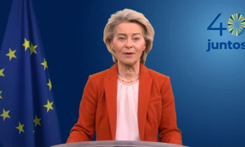 Фон дер Лајен на Португалија и Шпанија им честиташе 40 години членство во ЕУ
