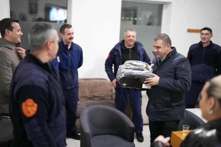 Градоначалникот Јанков во новогодишната ноќ ги посети дежурните служби