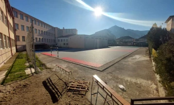 Се реконструира мултифунционалното игралиште во струмичката гимназија