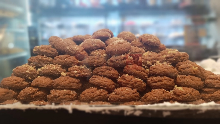 Колачите меломакарона и гурабии – нераскинлив дел од празничниот период во Грција