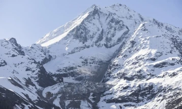 Две жртви во лавини во Италија