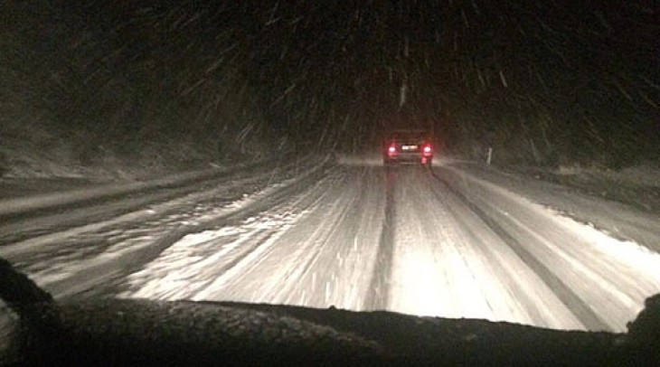 Врнежи од ледени зрна на одделни патни правци, се апелира на зголемена внимателност