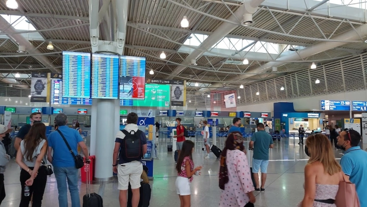 Служба за цивилно воздухопловство на Грција: Масовно попречување на фреквенциите во воздушниот простор