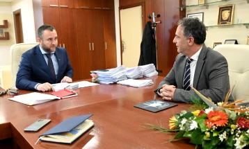 Алиу и Тошковски ќе информираат за опасностите од употреба на пиротехника