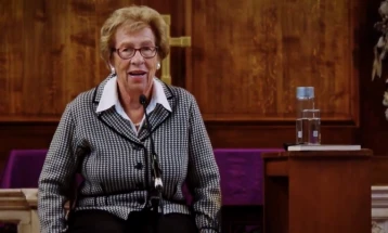 Полусестрата на Ана Франк, Ева Шлос, која го преживеа „Аушвиц“, почина на 96 години