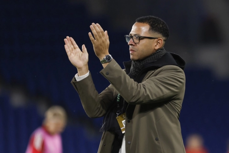 Chelsea appoint Rosenior as head coach on six-year deal