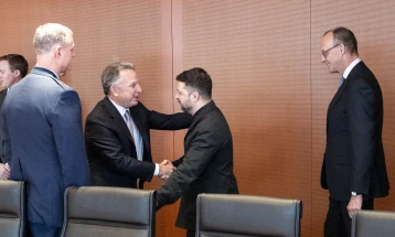 Zelenski, Vitkof dhe Kushner mbërritën në negociata për Ukrainën  në Paris