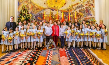 Procesion i Buzmit tek presidentja Siljanovska Davkova