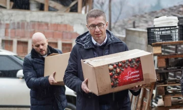 Мицкоски: Бадник не е само ден, туку порака дека заедништвото, љубовта и солидарноста нe прават посилни