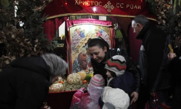 Orthodox faithful celebrate Christmas