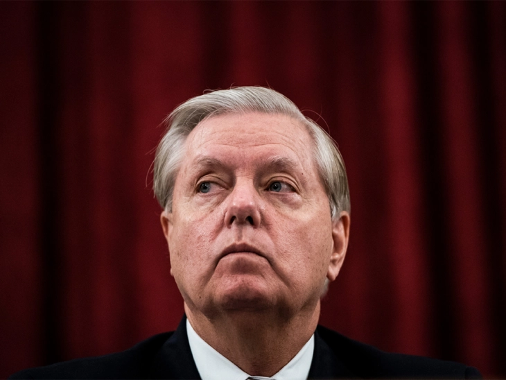 Фокс њуз: Трамп одобри царини од 500 проценти за земјите што купуваат евтини енергенси од Русија