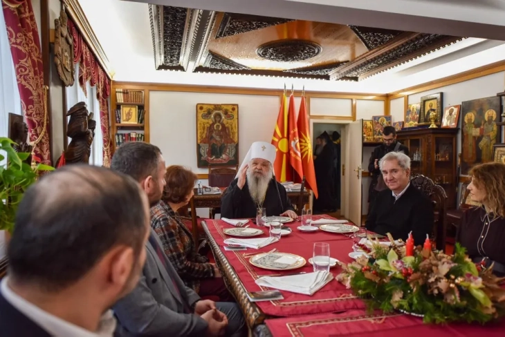 Archbishop Stefan hosts Christmas gathering