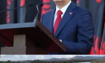 Албанскиот претседател упати апел до жителите на поплавените подрачја да ги следат упатствата на надлежните одговорни за евакуација