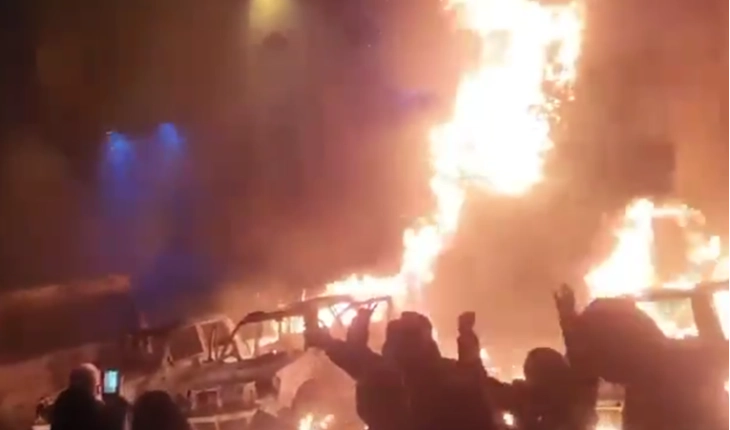 Масовни протести во Иран, се палат владини згради, поддршка од синот на соборениот шах Реза Пахлави