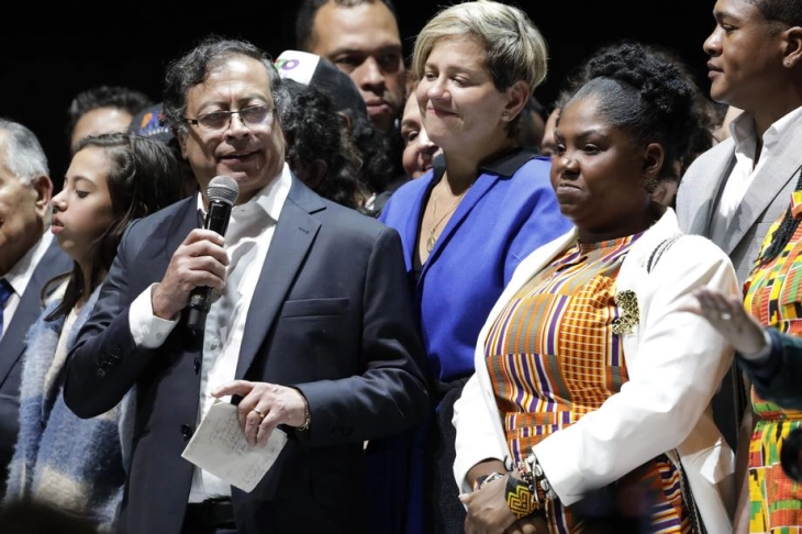 Петро: САД ги третираат другите земји како дел од американската империја