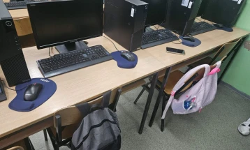 Набавени компјутери, принтери и телевизори за основните училишта „Рајко Жинзифов“ и „Кирил Пејчиновиќ“ во Општина Кисела Вода