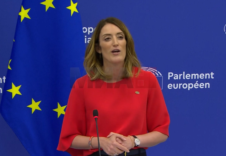 Мецола со поддршка до демонстрантите во Иран: Нема затвор, закана и солзавец што ќе ја потисне желбата за слобода