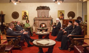 Поглаварот на МПЦ-ОА г. Стефан приреди традиционален божикен прием за државниот врв