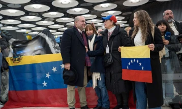 Петмина ослободени Шпанци од затворите во Венецуела пристигнаа во Мадрид