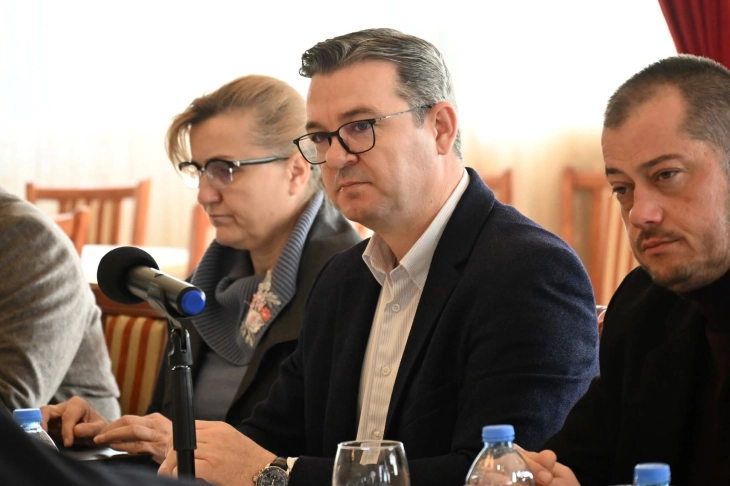 Министерот Трипуновски во Кавадарци се сретна со претставници на земјоделски здруженија од државата 